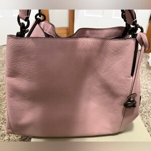 Elegant Coach Pink Leather Shoulder Bag